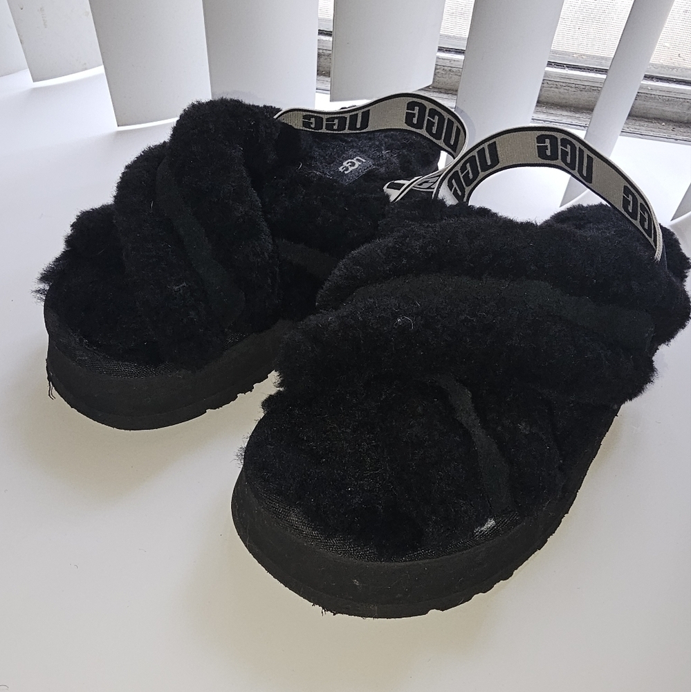 UGG Australia Women Fluff Slide Black Sandals US Size 8.5/9